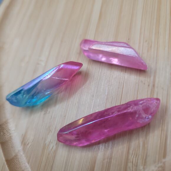 Electroplated Aura Crystal Quartz Points, 27G - Picture 2 of 4